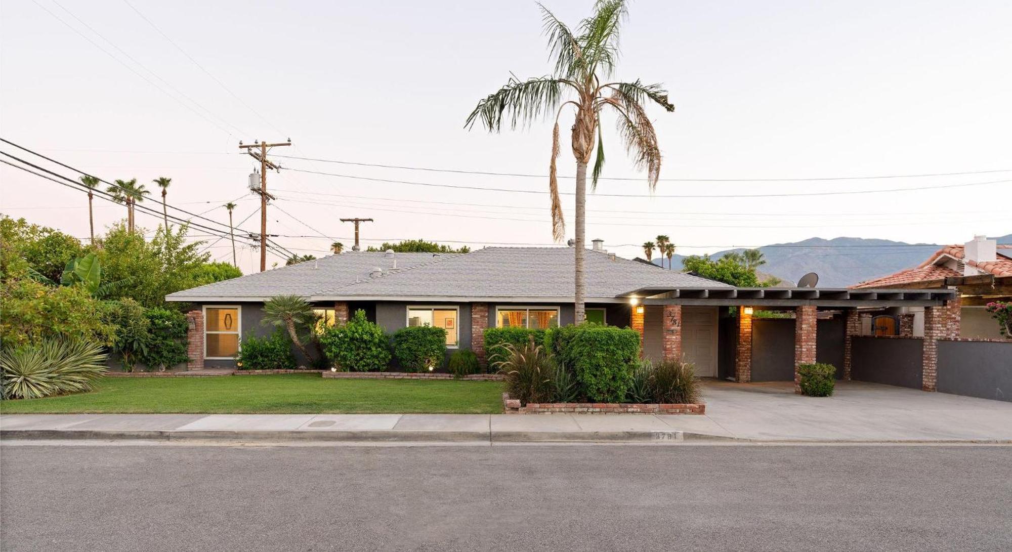 Sunny Days Ahead - Your Private Palm Springs Getaway Villa Exterior foto